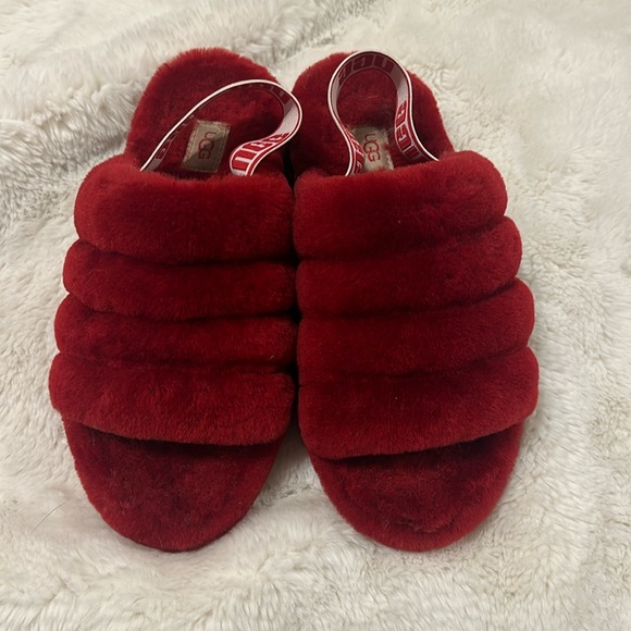 Uggs Slippers With Strap - Picture 1 of 3
